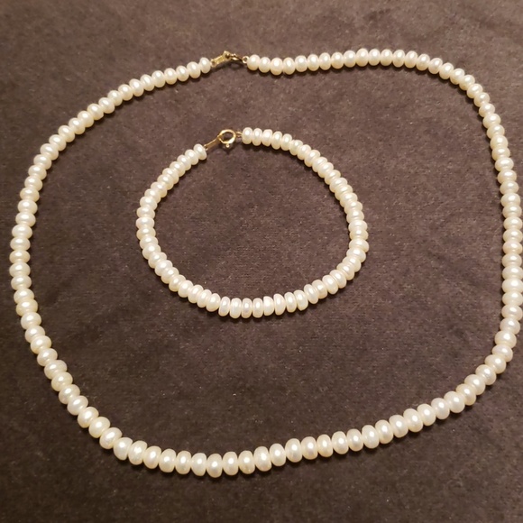 Vintage Jewelry - Vintage Genuine Pearl 10kt gold set